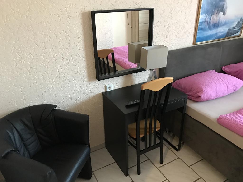 Hotel Rhein Inn ريماجين المظهر الخارجي الصورة